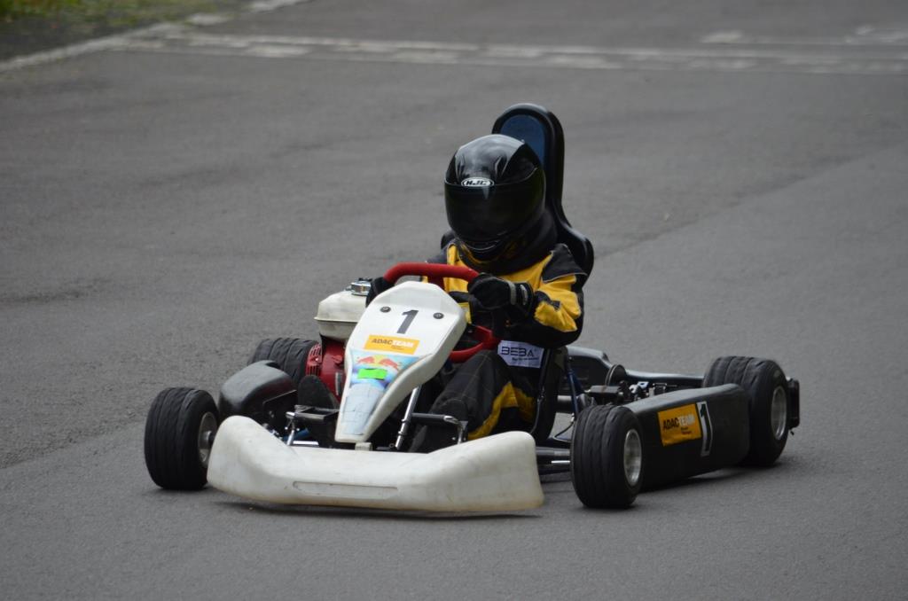 ADAC Kart Youngster Cup Hagen die Regenstory Trenkel verteidigt Spitze Kistner mit
